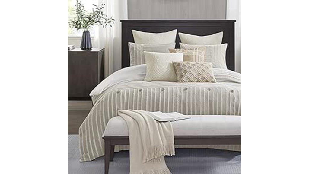 jacquard stripes button comforter
